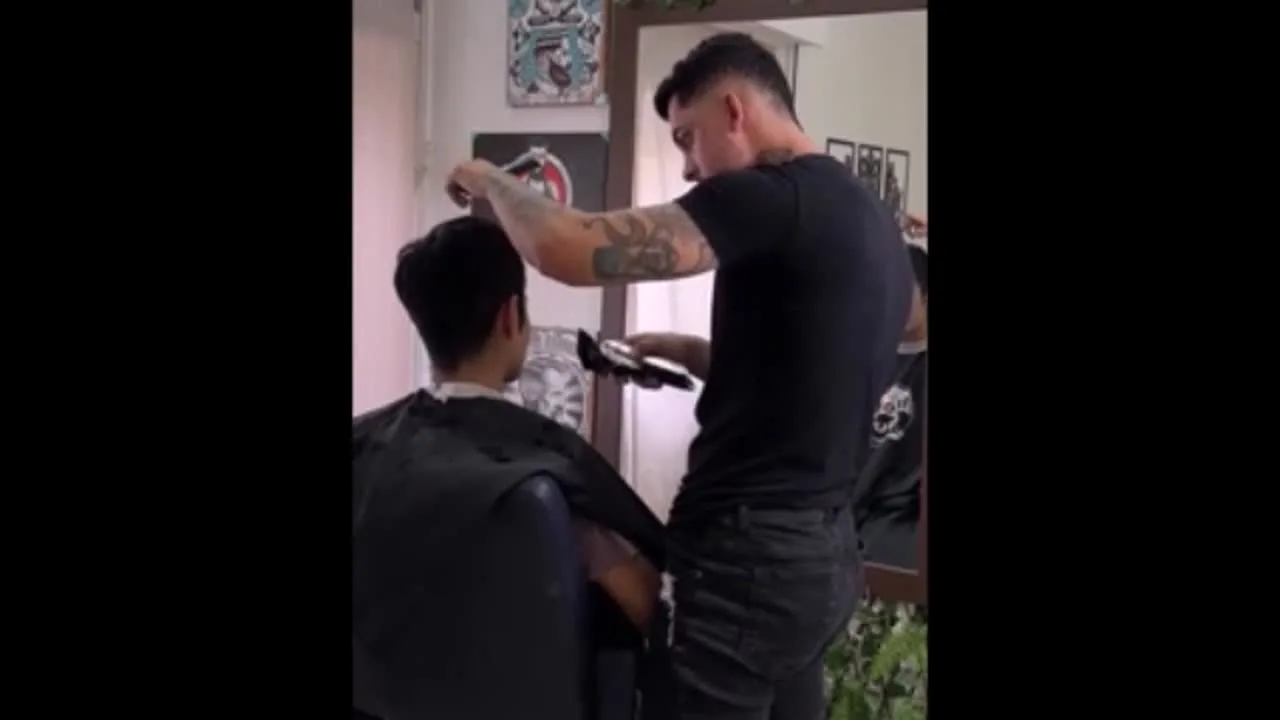 理髪室 PT 1 - FC2 Video - 199880