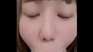 【喉奥イラマ/大量ごっくん】気の強く生意気な今時ムスメを屈辱土下座に喉奥イラマで大量ごっくんさせ躾けた動画を公開する。 - FC2 Video - 202218