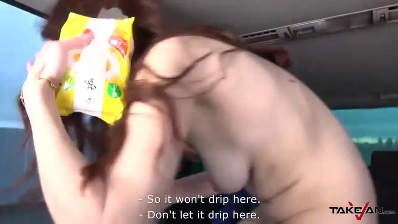 待ち合わせ場所で合流した素人女とスリル満点の車内生性交はフェラもピストン運動締め付けもバッチグーです - FC2 Video - 202436