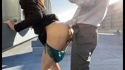 野外プレイ♡昼休みに会社のビルの屋上で不倫セックス♡ - FC2 Video - 202992