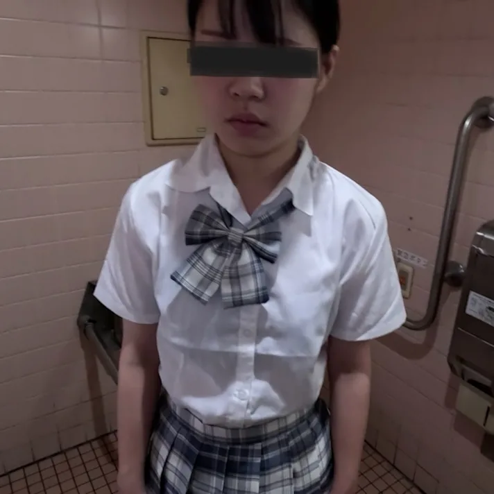 黒髪×剛毛×18歳を公衆便所に呼び出して即ハメSEX☆ - FC2 Video - 203098