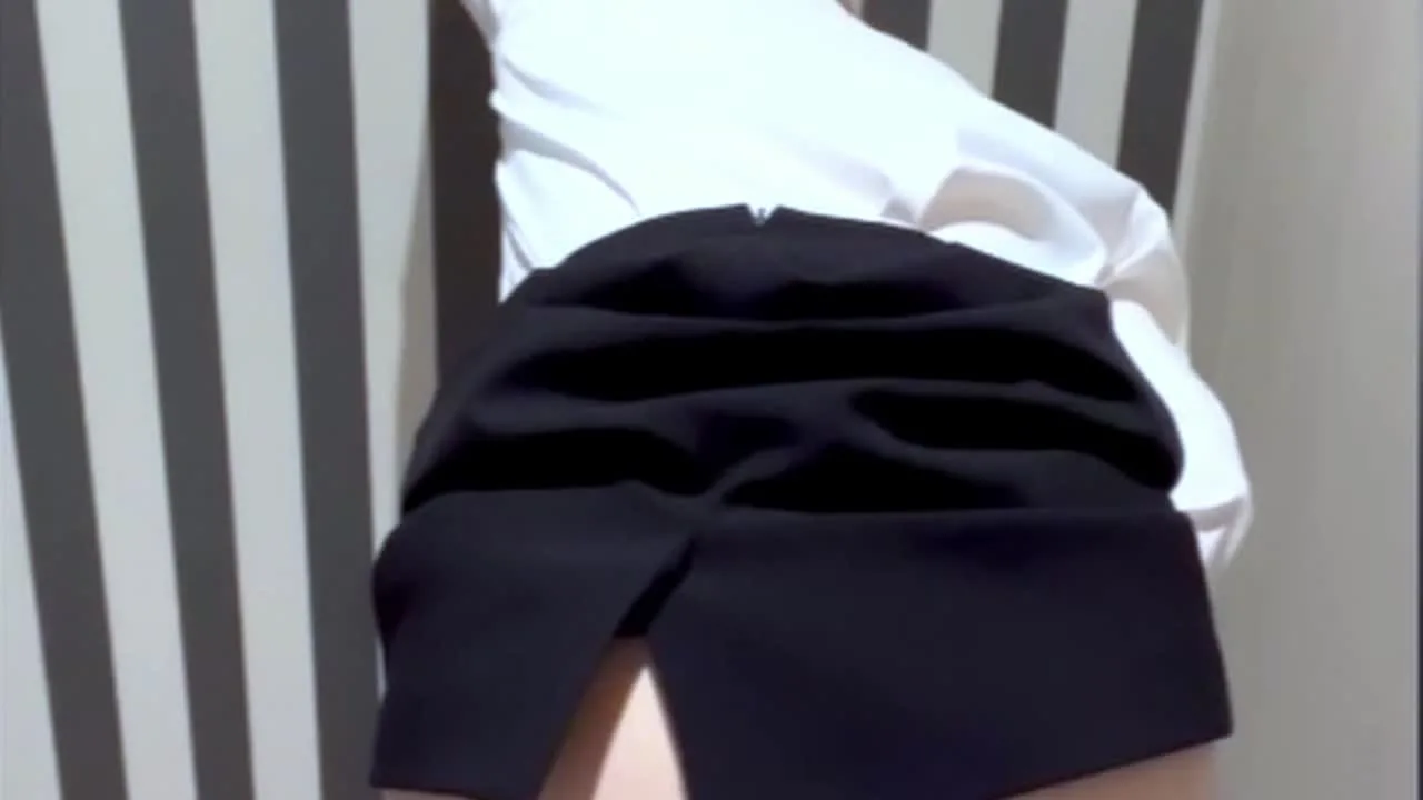 調教中新人OL！声を必死にこらえながらビクビクガクガクオナニー！ - FC2 Video - 203906