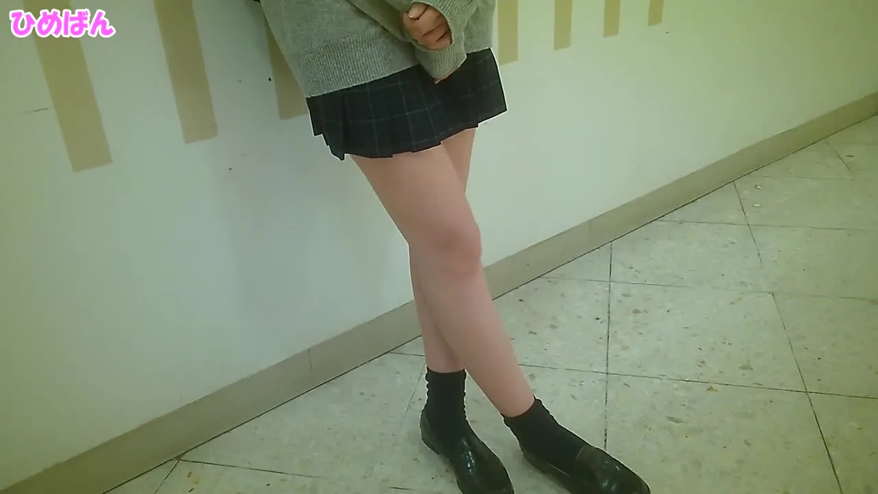 美脚が快感のあまりパンツにシミがｗ連れ込んだトイレで - FC2 Video - 204248