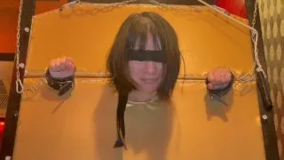 【露出】夜の高速道路で露出散歩★ギロチンに固定してお尻を鞭打ち★昼間の山道に駐車してカーSEX★ガチ妻の喘ぎ声が山に響き渡ります！ - FC2 Video - 204898