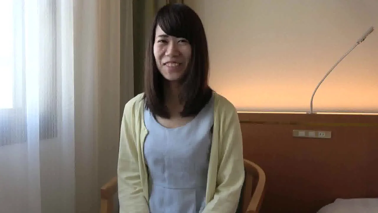 【無修正】えりこ23歳　糸引くマン汁のスレンダー美人OLに大量中出し - FC2 Video - 204926