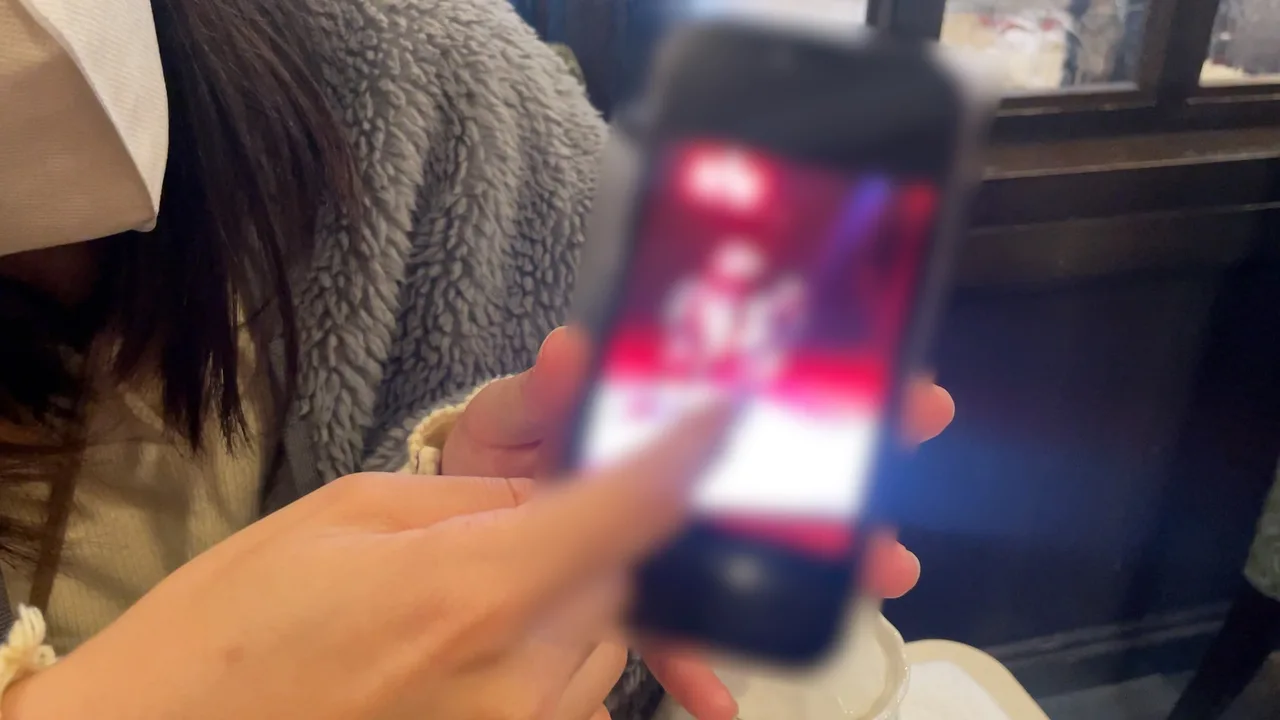 【無】元アイドルの子持ち人妻りょうこちゃん 小○生のむすこの知らないところで初対面の男に無○可中出し - FC2 Video - 207431