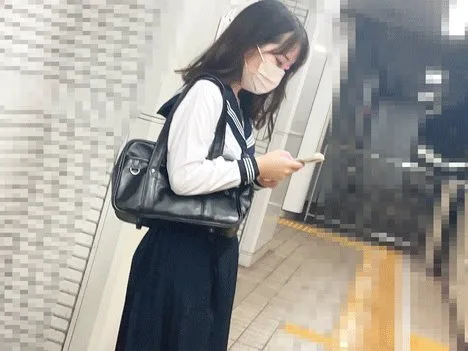 【純白/逆さ撮り】生*セーラー服J〇に密室チカンしシゴいて大量射精＆精子爆弾投下【Ep1】 - FC2 Video - 208367