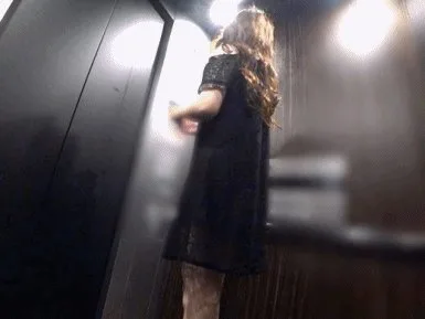 【続編】黒ワンピめくり上げ！エレガントお姉さんの秘密を解き明かす② - FC2 Video - 210384