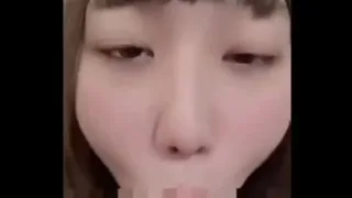 【喉奥イラマ/大量ごっくん】気の強い生意気な今時ムスメを土下座させ喉奥イラマで大量ごっくんさせ躾けた動画を公開する。 - FC2 Video - 210797