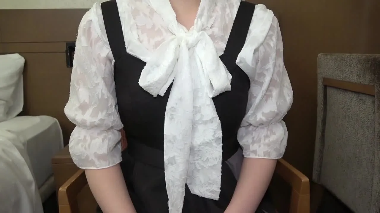 大手航空会社の国際線CAだった美女。酔っぱらいすぎて大胆ドスケベになって大量潮吹き、２回戦中出しセッ - FC2 Video - 212342