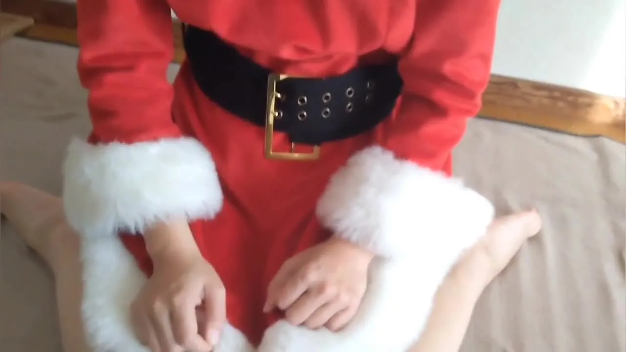 【完全素人　個人撮影　顔モ無】昼下りの人妻サンタ!プレゼントは私だよ! - FC2 Video - 213118