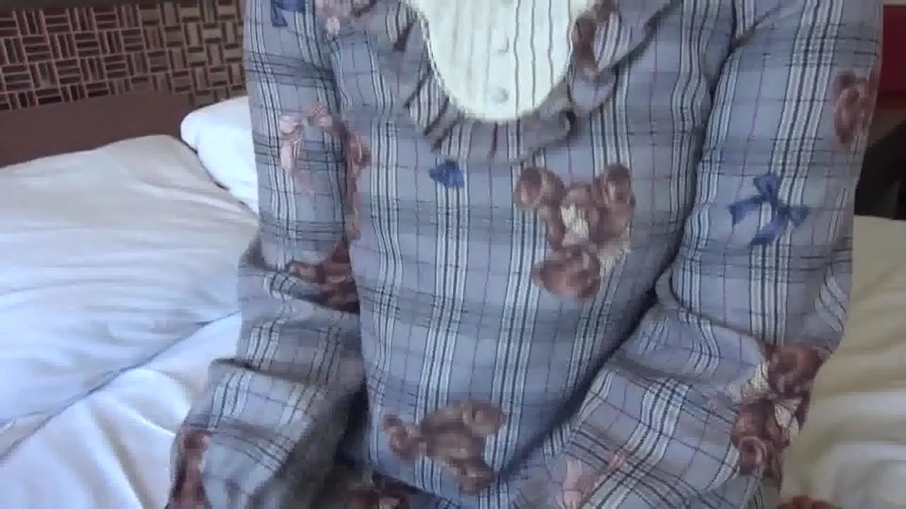 【無修正】Ｆカップ美巨乳のムチムチ女子大生ちかちゃんに生ハメ大量中出し！ - FC2 Video - 213618