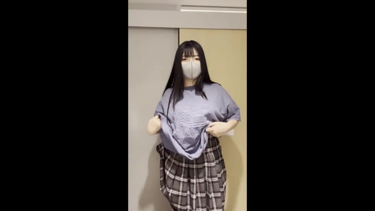 【自撮り】穢れを知らない清楚JDに卑劣調教。真夏に風呂オナ禁後に公衆ト○レで卑猥な姿で痙攣連続イキオ - FC2 Video - 214140