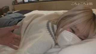 こちょこちょ族　グラドル級の同人モデルは金髪超敏感*～セカンド～　すず　21歳　私服編　その2 - FC2 Video - 215827