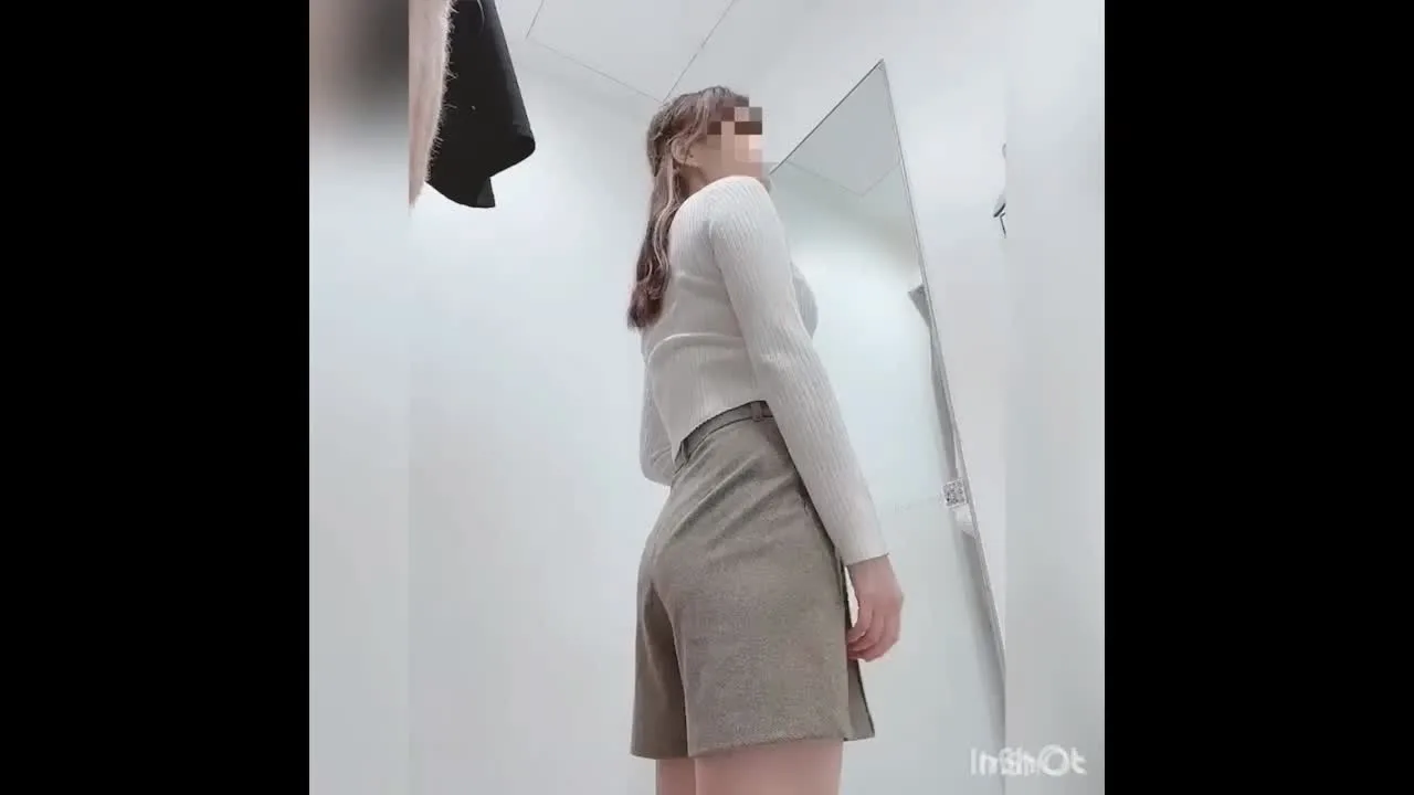撮れちゃいました／【試着室】清楚OLが会社帰りに某ショップの試着室で着替え（mp4） - FC2 Video - 216119
