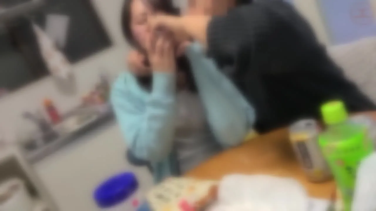 【人妻・寝取られ】金銭の助けを求めてきた保育士の小柄若妻。 - FC2 Video - 216539