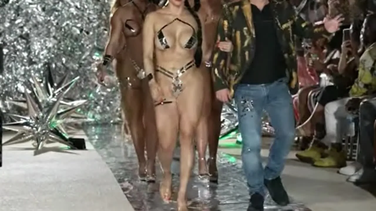 モデルのお尻２１８ - FC2 Video - 216781