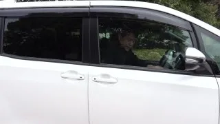 りの奴レイしょうじょを野外で調.教…見知らぬ汚じさんチンポを奉仕した褒美に青カンで口マンコへザー - FC2 Video - 217737