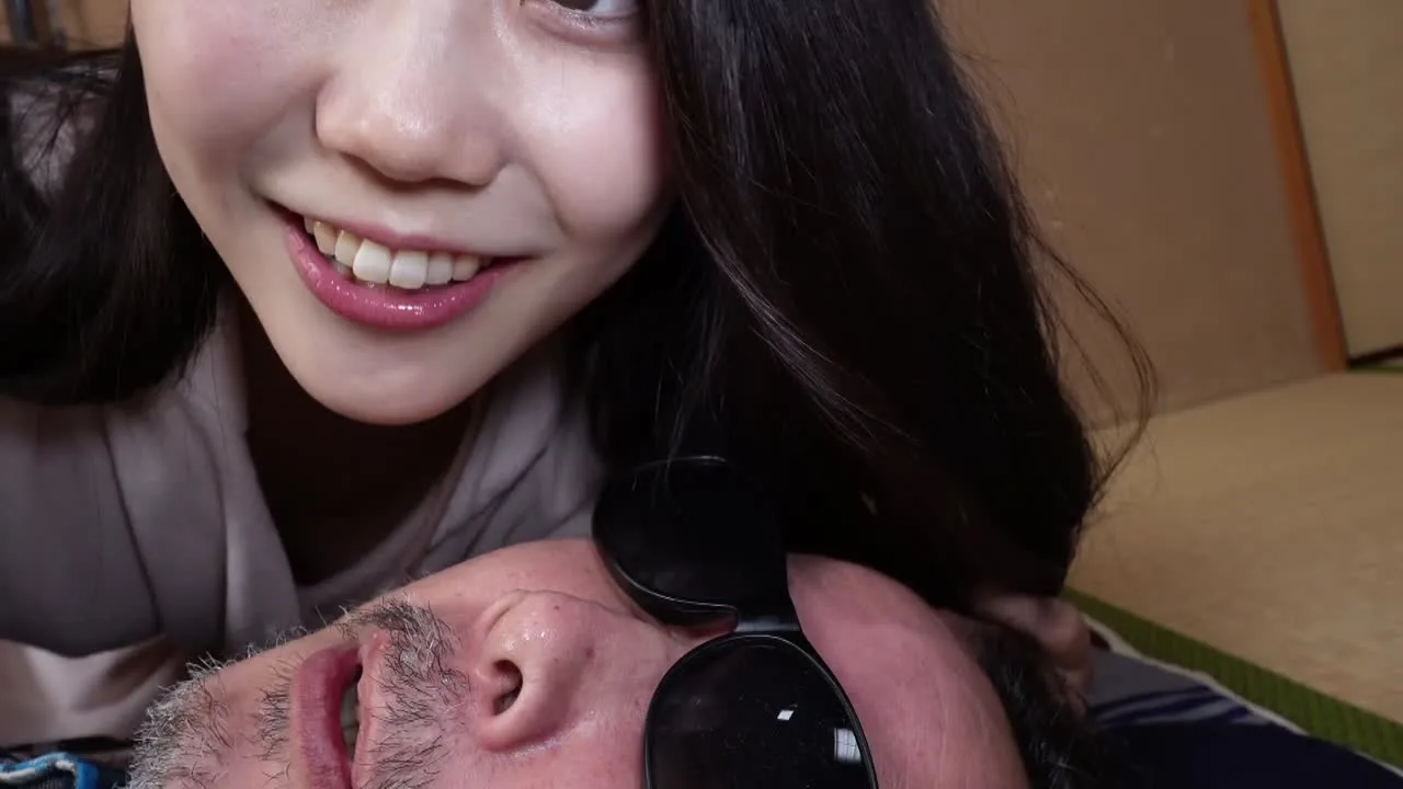 髭もじゃの私の顔面を唾液まみれにしてくれたお姉さん（完全オリジナル） - FC2 Video - 218661