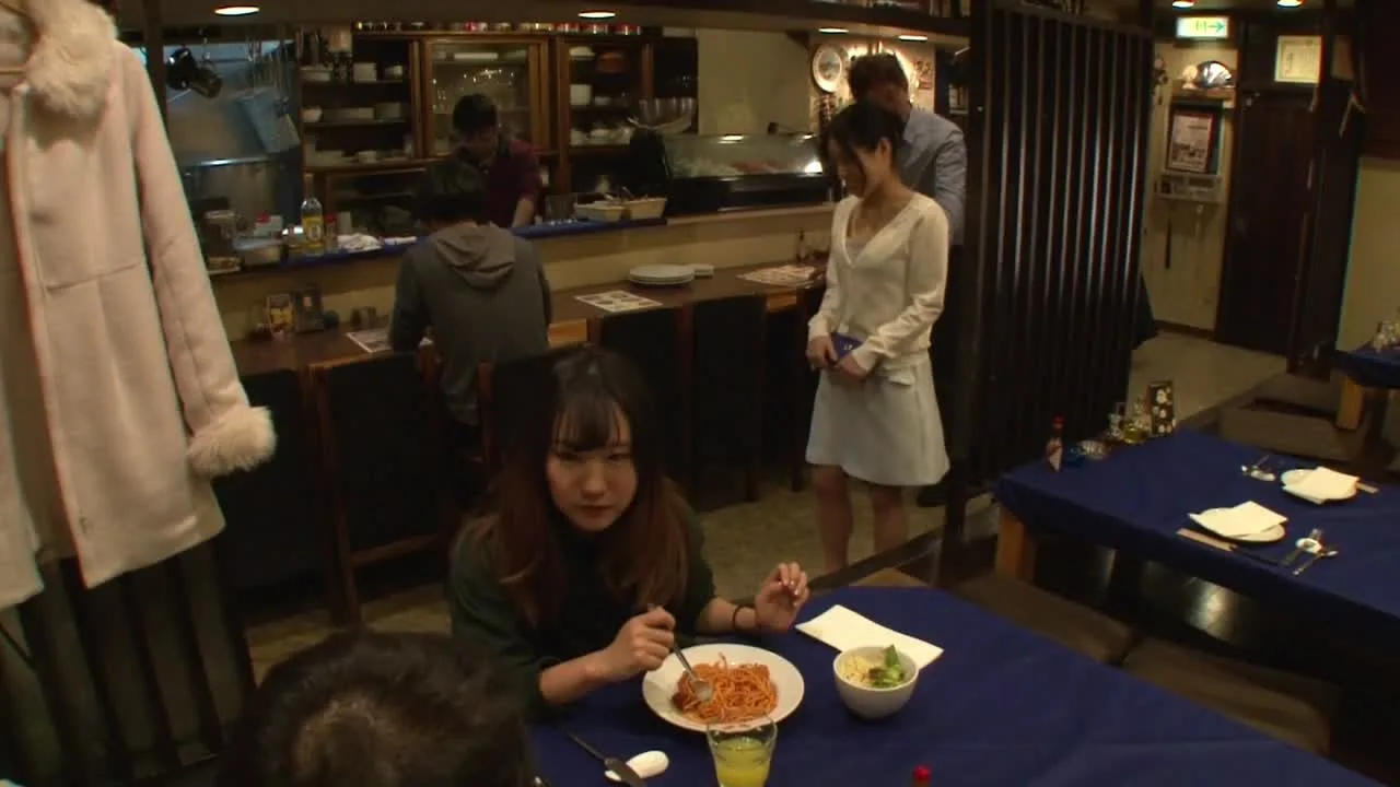 居*屋の個室で発情して潮吹き散らしてセックスしまくり♡ - FC2 Video - 219557