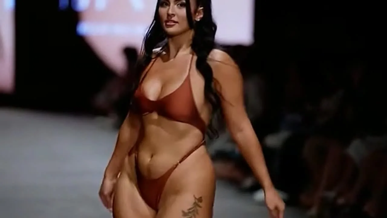 モデルのお尻２２２ - FC2 Video - 220099