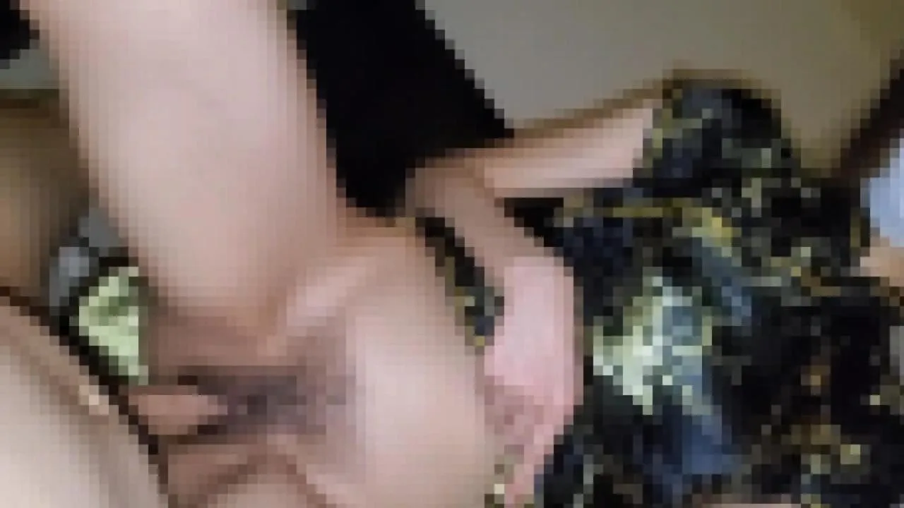 雀荘でバイトを始めた神スタイルのグラドルを応援・中出し.mp4 - FC2 Video - 221114