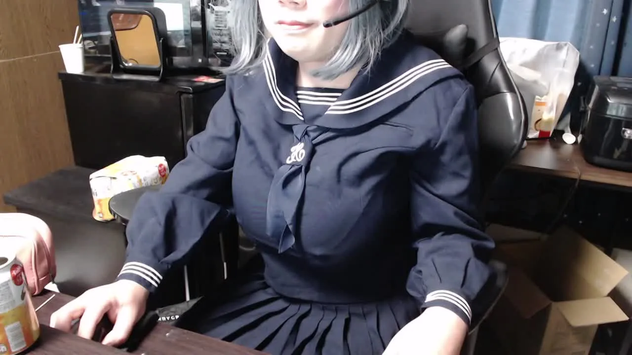 女装不二子の仕込みローター配信 - FC2 Video - 221254