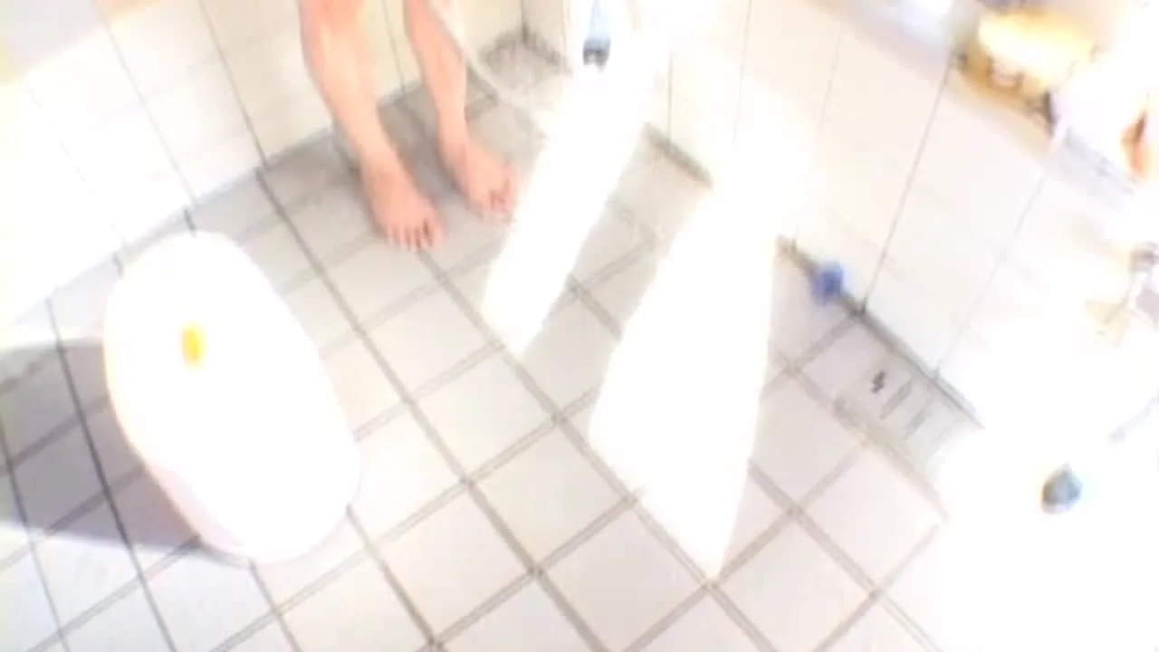 【人妻】コソドロを手コキで更正させる優しい奥さん - FC2 Video - 223467