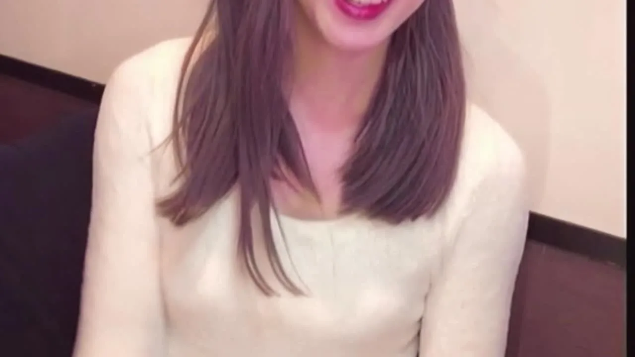 【個撮】ふんわり系の可愛い男の*が配信しながらオナニーする動画 - FC2 Video - 224750