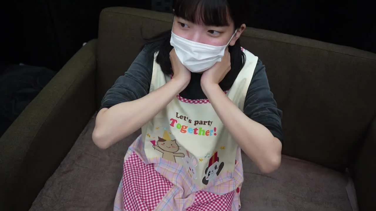 第171話【手コキ】ザーメンをぶっかけちゃおう！保育実習時のエプロン編(純粋無垢な陽奈)【ぶっかけ】サンプル - FC2 Video - 225410