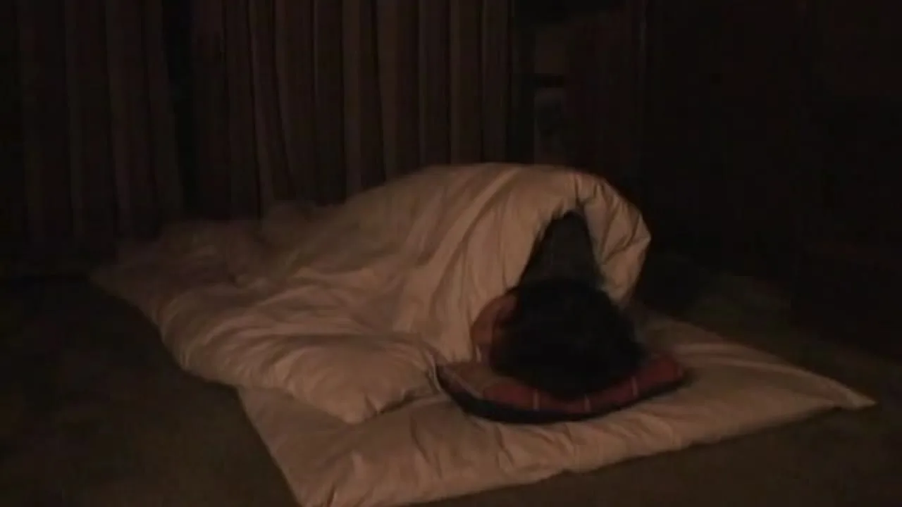 【人妻】○○が覗いているのを知っていて、○親を犯す夫 - FC2 Video - 225610