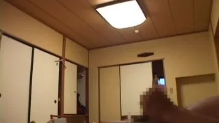 【人妻】温泉旅館 女将を呼び出してオナニーしながら待ってみる - FC2 Video - 226058