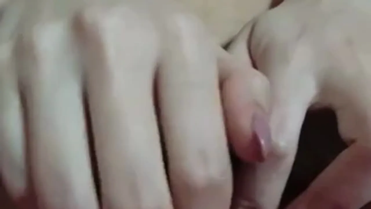 ※限定プレゼントは概要欄※恵比寿で働くOLが性感帯のクリを徹底的にいじめ抜いてオナニー - FC2 Video - 226692