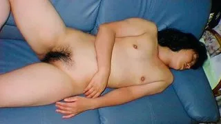 すいみんやくを飲まされ、股を広げられたヘアヌードを無断撮影され、顔出し無修正公開された妻の貧乳真理子 - FC2 Video - 227269