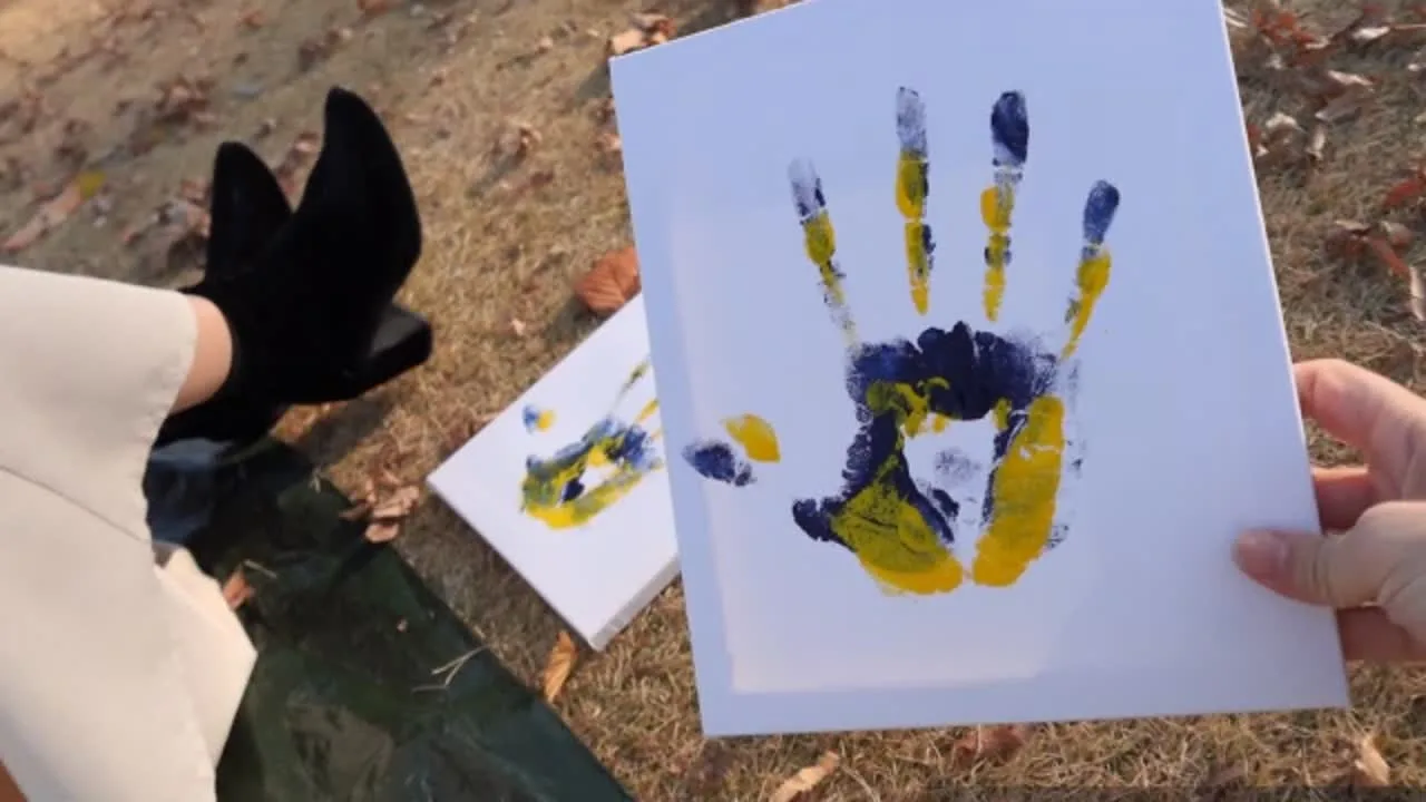 透き通るような色白美肌のFcup美巨乳美大生がお行儀悪く腰を動かし幾度も絶頂！！ - FC2 Video - 227437