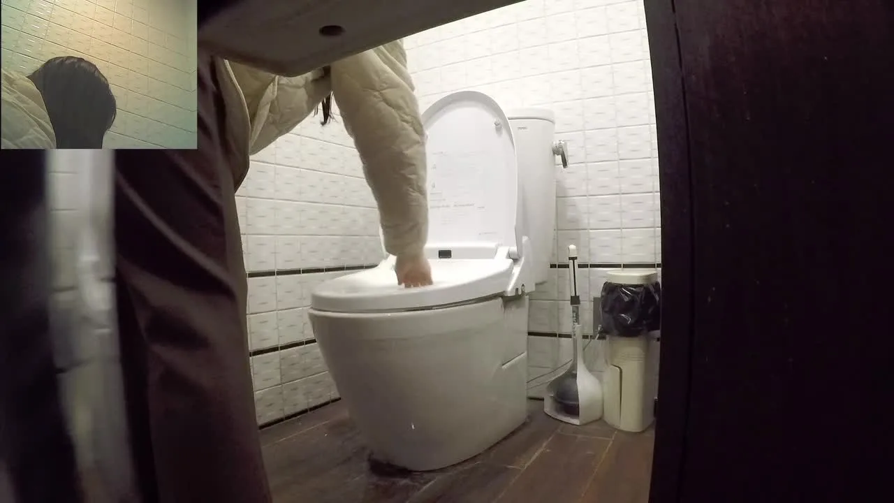 美女達の洗面所レポート 色白美脚の女子アナ風美女の整えられたヘア - FC2 Video - 227603