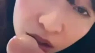 【無/完全顔出し】初めてのハメ撮り。男性経験の少ない女大生の綺麗な体をカメラに収め中年男のチンポで堪能した映像を公開する。 - FC2 Video - 228535