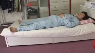 【人妻】寝てる間に手コキしちゃお～っと！ - FC2 Video - 229876