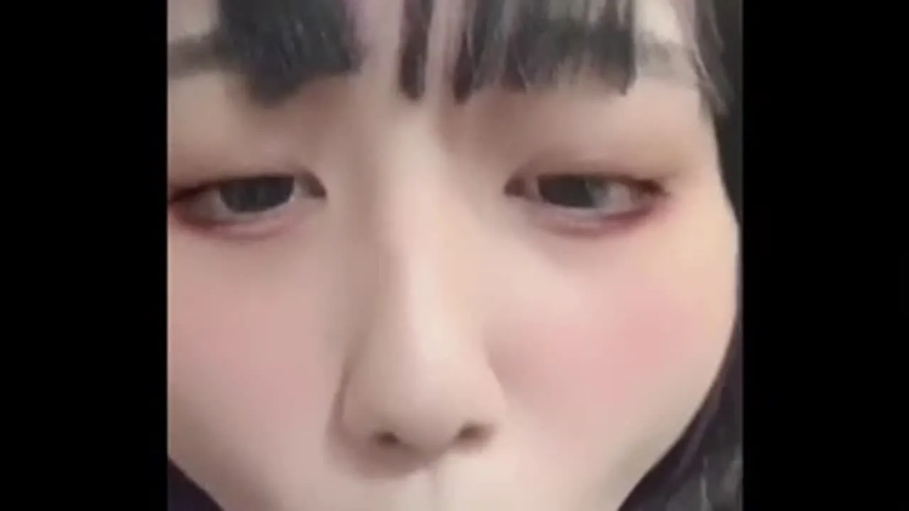 【４連続アヘ顔イラマ/大量ごっくん】トー横で見つけたイマドキ地雷系の綺麗な顔をアヘ顔白目で崩壊させ小さな口まんこをたっぷり堪能した映像を公開する。 - FC2 Video - 230619