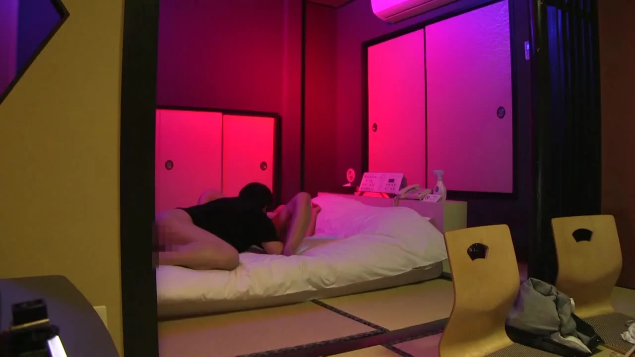 【素人】容姿は地味だけどそれを払拭する変態な熟妻。 フェラしながら剛毛おまんこを潤わせｗｗ - FC2 Video - 230851