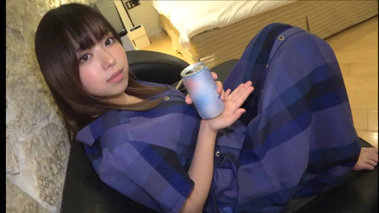 【衝撃的エロボディ】童顔美**のカラダは巨乳でクビレはもはや2次元キャラ！　琴(21) - FC2 Video - 231989