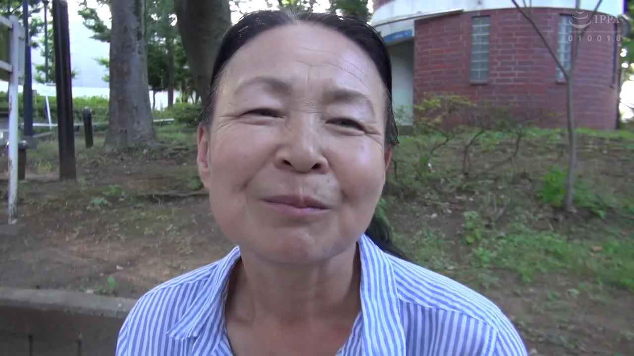 【個人撮影】シワが目立つ70歳の老婆をハメ撮り。 アナルSEXが大好きなドMで、イキ狂っているｗｗ - FC2 Video - 235553