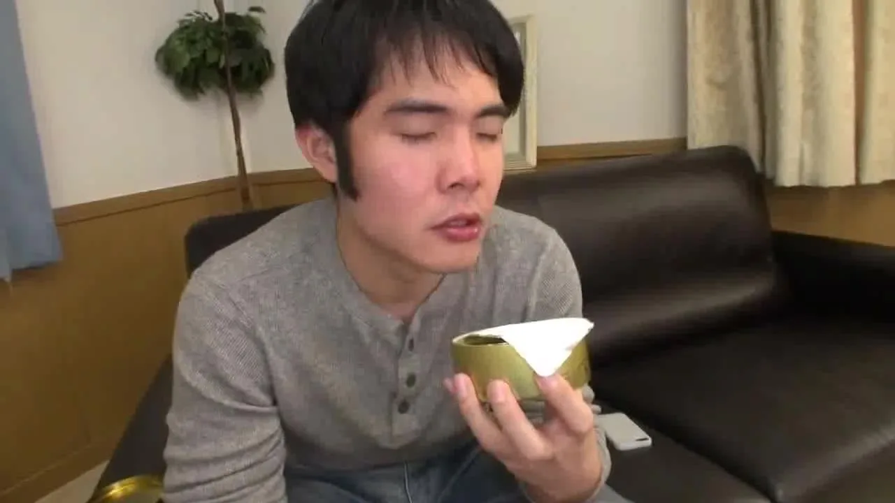 【人妻】彼女に食べさせようとしていた興奮させるキャンディを*親が間違って食べたら - FC2 Video - 235653