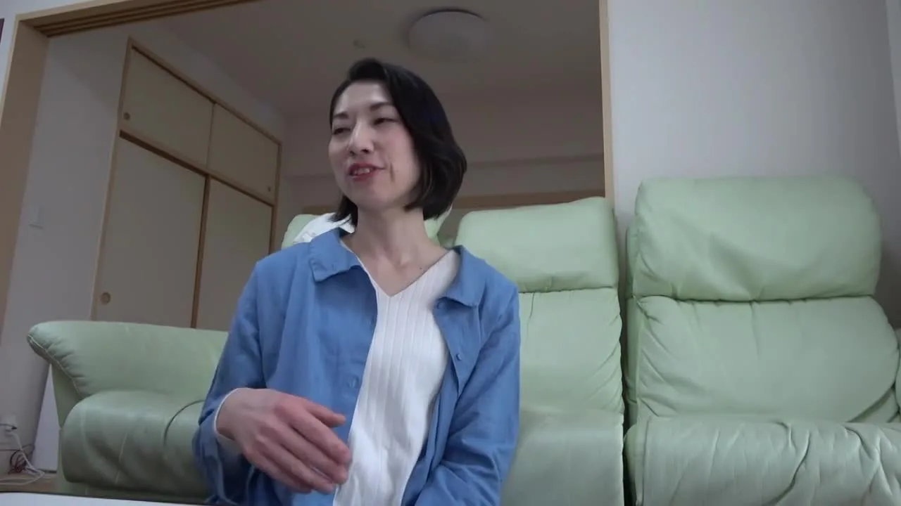 【素人】スレンダーボディの清楚系美熟女妻。旦那がいない間に自宅にお邪魔してハメまくっちゃいました。 - FC2 Video - 235741