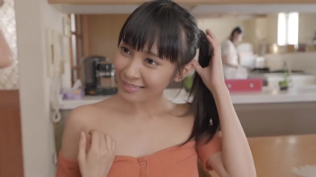 美巨乳と中出しで誘惑してくる彼女のお姉さん。 - FC2 Video - 236713