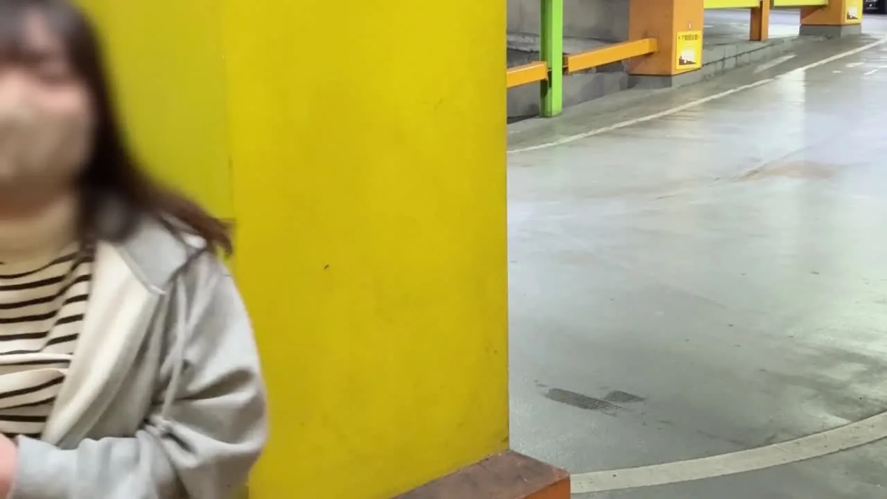 【18歳Gカップえりかの自撮り】☆彡 屋内駐車場でおっぱいとあそこ出してディルドオナニー！！後ろを人が通ったり車が通ったりしたけど陰に隠れてオナニー続けちゃった…/// - FC2 Video - 236905