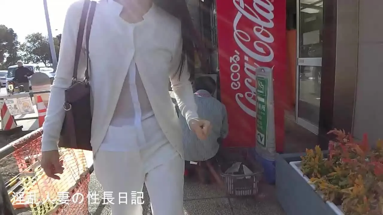 ノーブラ透け服サービスエリア - FC2 Video - 237819