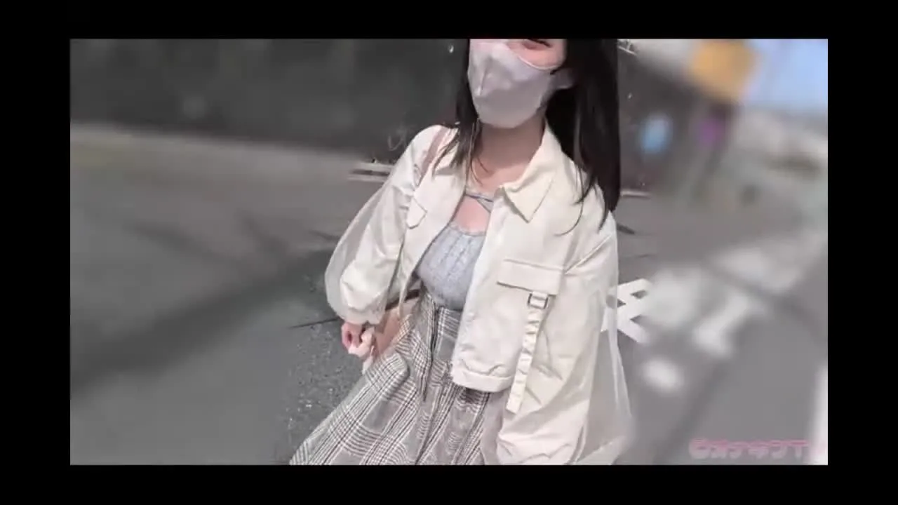 【ガチ自宅潜入】Gカップ神スタイル美女が彼氏と同棲している愛の巣へ突入。彼氏の居ぬ間にリビング、寝室 - FC2 Video - 238522