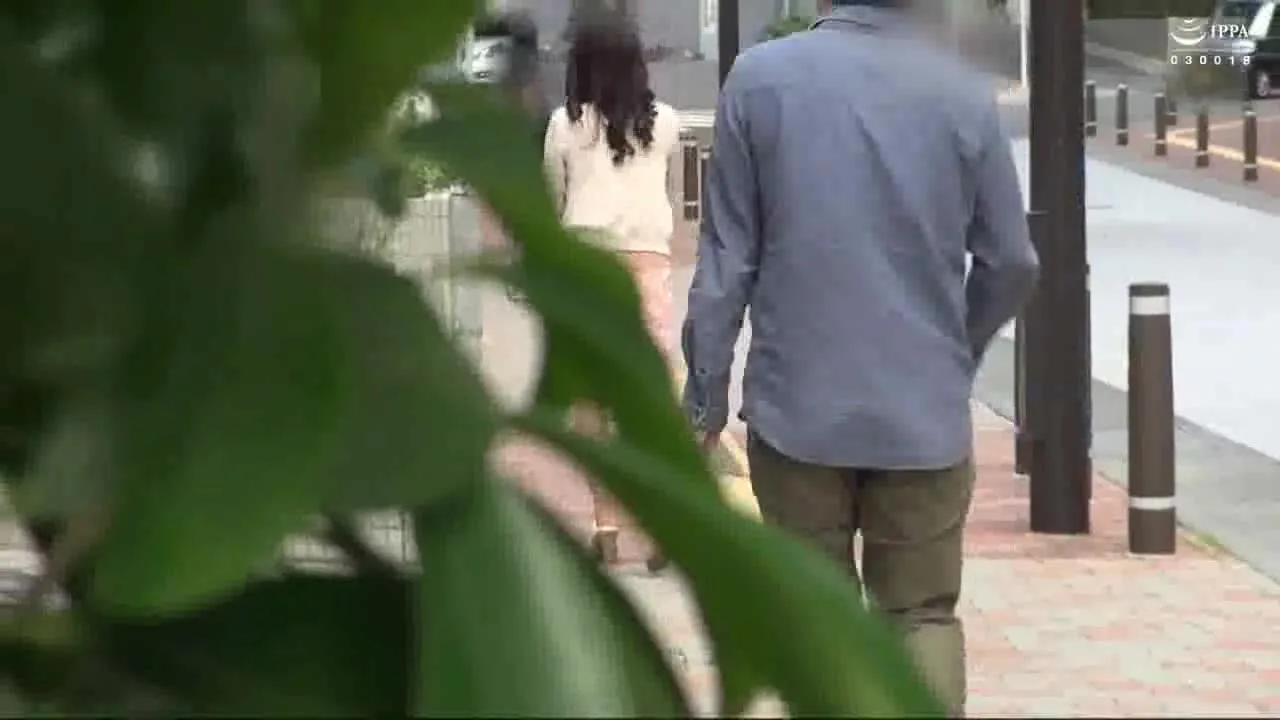 【人妻】久々のSEXでマ○コから本気の白濁マン汁が駄々漏れして止まらない欲求不満の美人妻 - FC2 Video - 240056