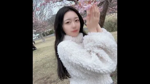 カフェで働く現◯女◯大の美女は黒髪清楚で控えめだけど実は性欲が強い！清楚なギャップと羞恥と本気汁 - FC2 Video - 240774